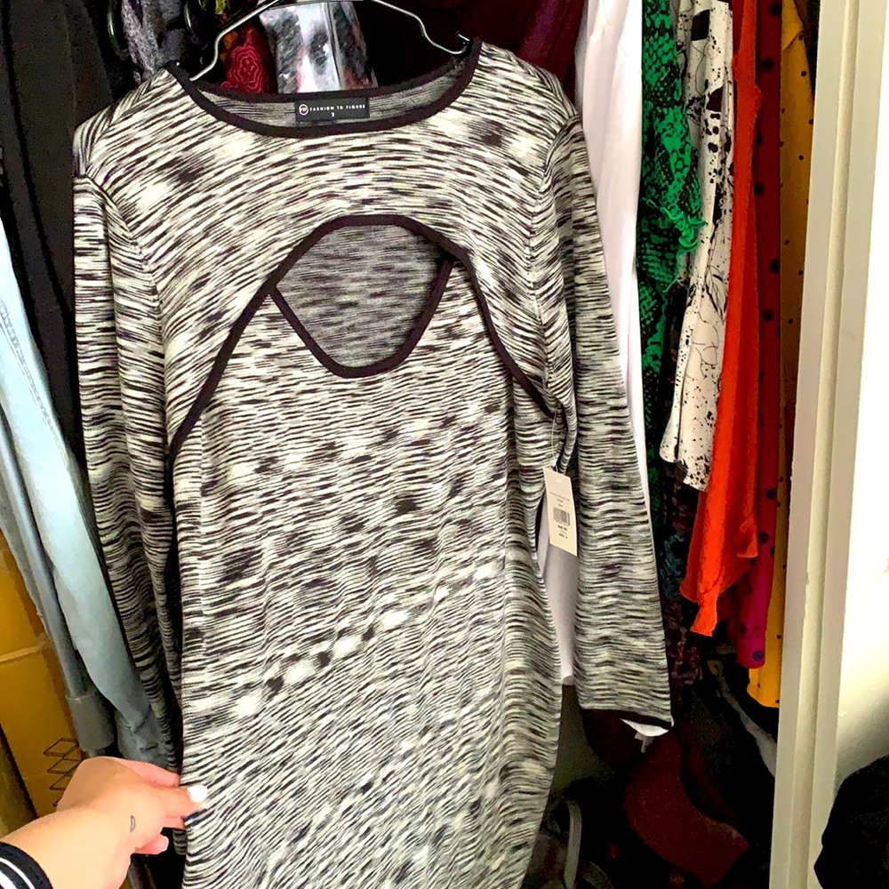 NWT-FTF SZ 2- Keyhole Front Sweater Dress